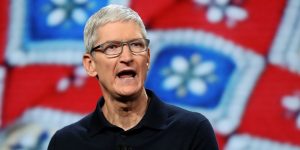 Apple CEO urges Bloomberg to retract spy chip story