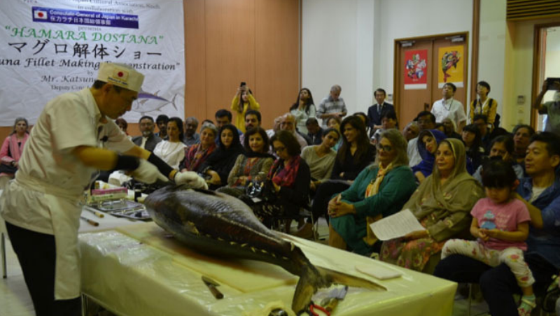 Tuna Fillet Making Demonstration