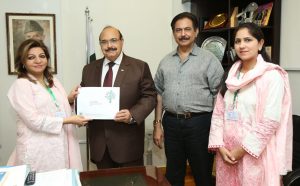 Kaukab Iqbal Chairman Consumers Association of Pakistan presenting Invitation of Pakistan Healthcare Summit 2019 to Dr. Seemin Jamali Executive Director JPMC.