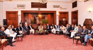 PM seeks cooperation of trader community for accomplishing mission of poverty alleviation