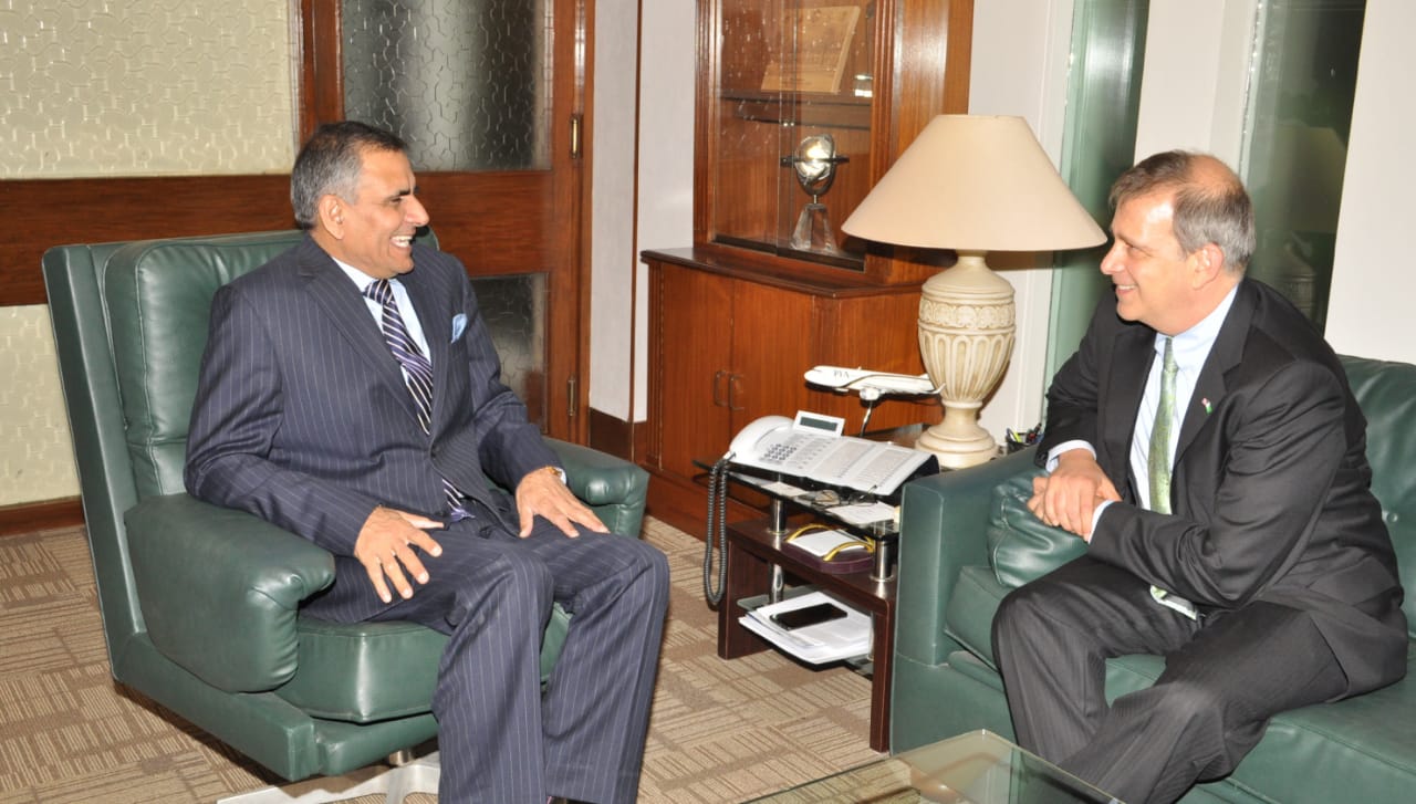 Consul General of USA, Robert Silberstein called on the President & CEO PIA