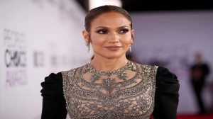 Jennifer Lopez invite nurse party.