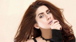 Kubra Khan celebrates 27th birthday