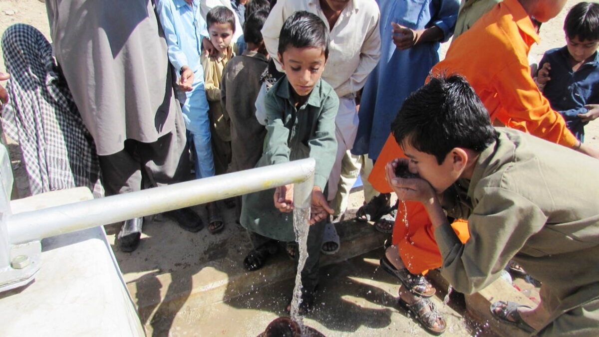 CCI Pakistan installs four new water filtration plants  in underprivileged communities