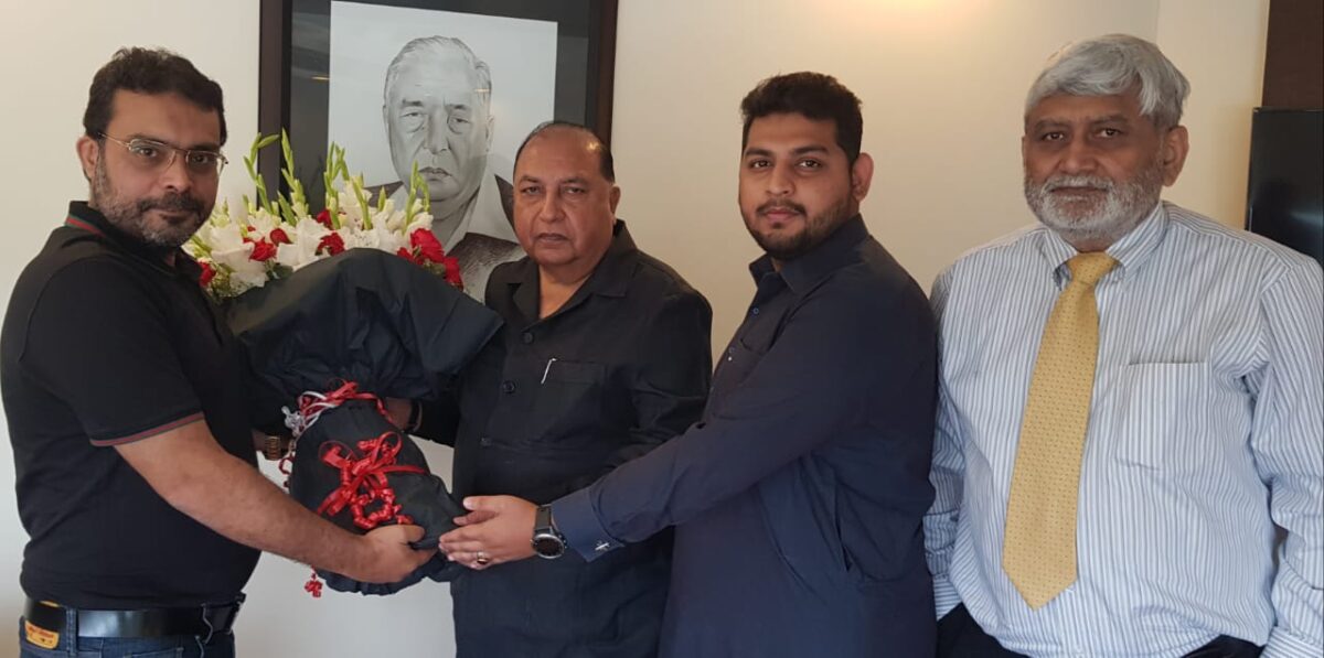 Faraz ur Rehman met S.M. Muneer Bhai Jan