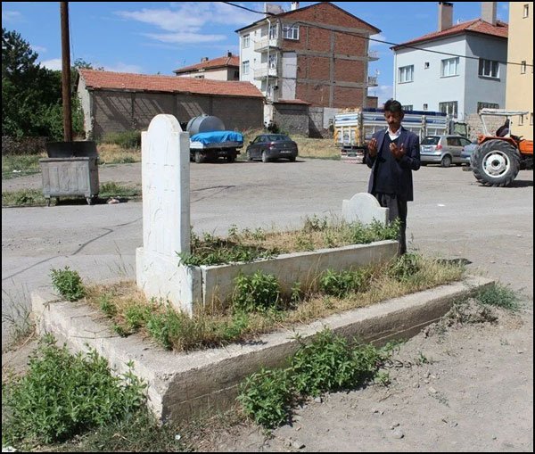 mysterious grave