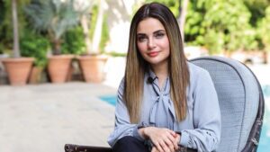 Armeena Khan (2)