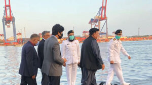 Sheikh Rashid visits Submarine Hamza