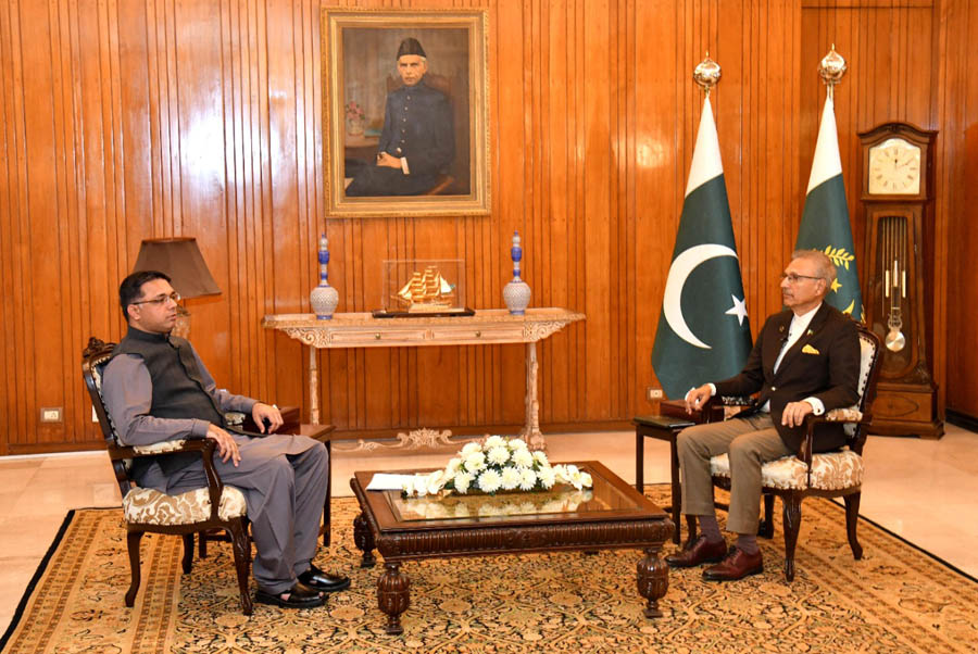 Leadership’s role is crucial for Pakistan’s progress: Arif Alvi