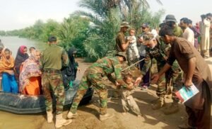 Pakistan Navy Rescue & Relief Operation (4)