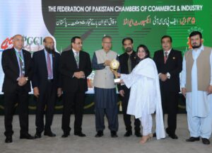 Shan-Foods-receives-Premier-of-Pakistan-Export-Award