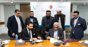 IoBM and BankIslami sign MoU