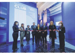 Picture English Caption