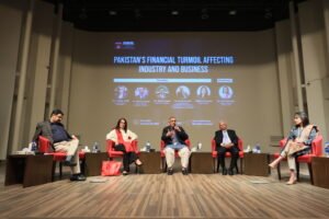 School of Business Studies, IBA Karachi organized a panel discussion on ‘Pakistan’s Financial Turmoil Affecting Industry and Business’ (1)