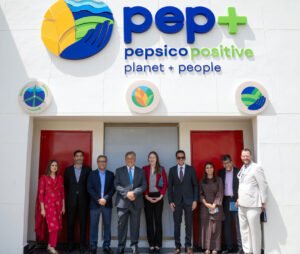 U.S. Ambassador with PepsiCo Pakistan