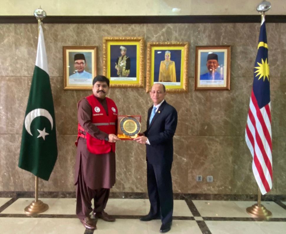 Chairman PRCS Strengthens Robust Bilateral Relations in Meeting with Malaysian High Commissioner.