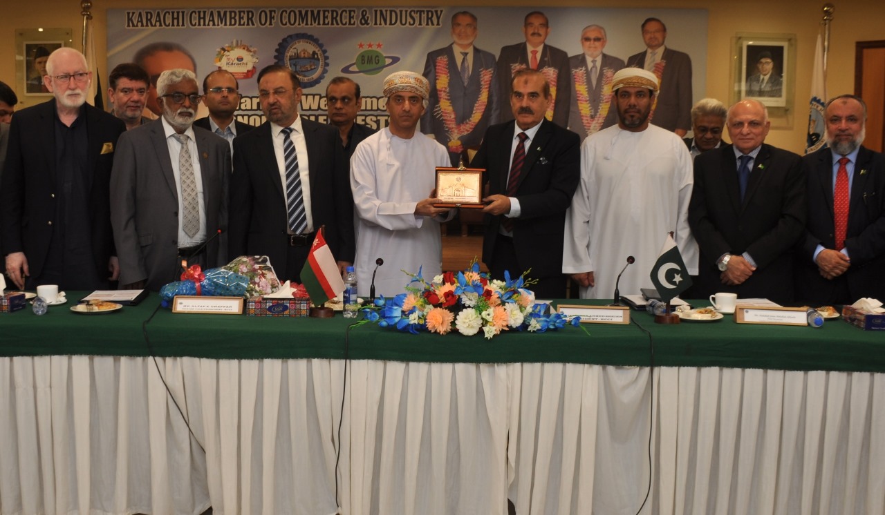 Omani CG unhappy over limited trade volumeBusiness community advised to export fruits, vegetables, live meat.