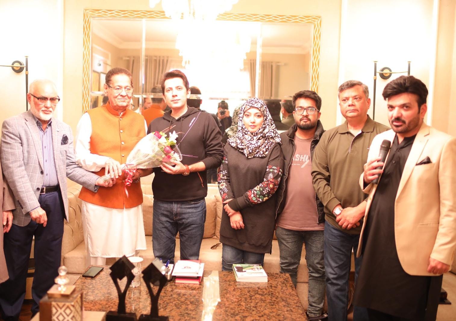 An Evening in Honor of Renowned Poet and Senior Bureaucrat Rehman Faris and Eminent Poetes Humira Gul Tashna (USA) was Organized at Menhal House.