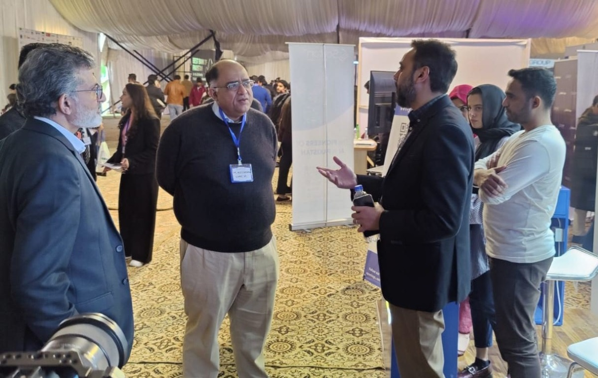 LUMS Students and Recruiters Network at Annual Career Fair 2024.