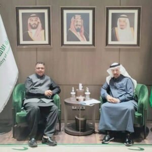 Azfar-discusses-matters-of-mutual-interest-with-Saudi-Investment-minister