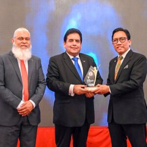 Hashoo-Foundation-Secures-Community-Impact-Award-at-13th-Annual-International-CSR-Summit