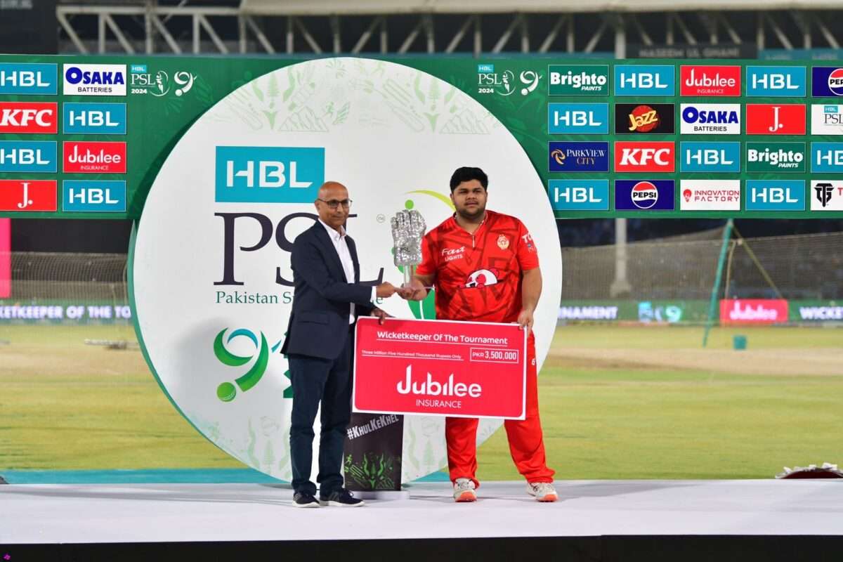 Jubilee Life Insurance presents the “Wicketkeeper of the Tournament “Award after HBL PSL Season 9 Final.