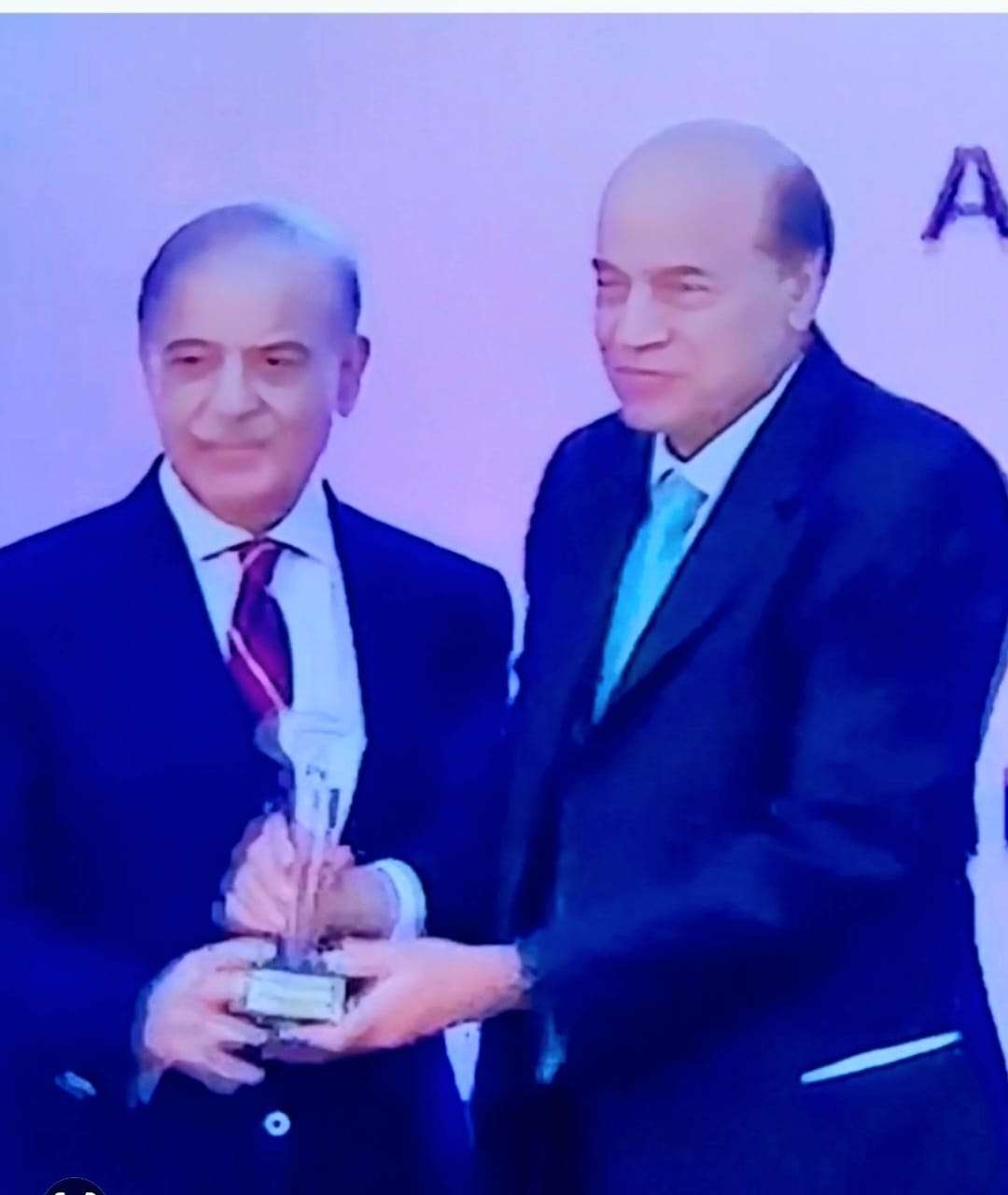The Chairman of Siddiqsons Group Receives 4th Highest Taxpayer Award from the Prime Minister of Pakistan.