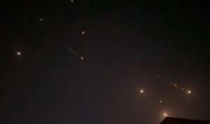 4317621-424487015