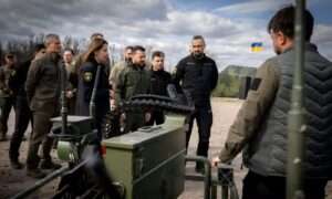 Ukraine's Military Chief Warns of Escalation on Eastern Front