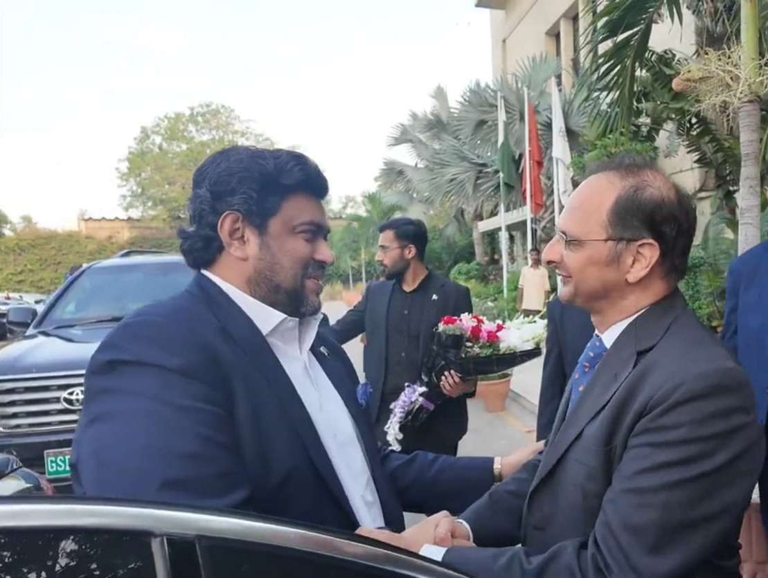 Dinshaw B. Avari, Chairman Avari Group of Hotels warmly wellcoming Mr. Kamran Khan Tessori.