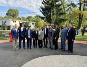 Community Backs Dr. Assad Mujtaba at Clifton Dinner