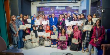 Group photo of Senator, Sarmad Ali, the chief guest, with participants of the workshop organized by the Women Media Center.