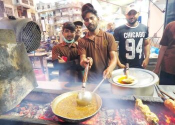 Restaurants In Karachi Selling Unhygienic Food.
