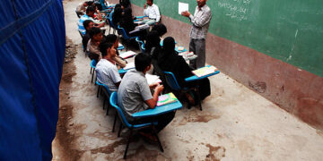 OVERCROWDED SCHOOLS AND LACK OF QUALITY EDUCATION IN KARACHI.