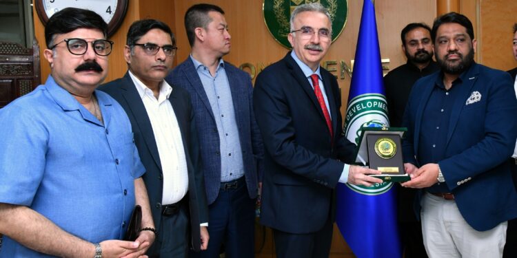 A nine-member investment delegation from the Republic of Ireland, led by Mr. Asim Sattar, CEO of X-World Consultants (Pvt) Ltd., is currently visiting Pakistan from November 4, 2024.