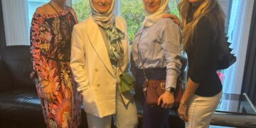 Tara Uzra Dawood (President, LADIESFUND), held an exclusive Fall bash at with 50 dynamic friends from across Toronto including President and key board members of the Canada Pakistan Business Council.