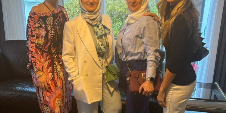 Tara Uzra Dawood (President, LADIESFUND), held an exclusive Fall bash at with 50 dynamic friends from across Toronto including President and key board members of the Canada Pakistan Business Council.