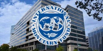 IMF demands Pakistan to reduce expenditures or collect Rs189bn tax