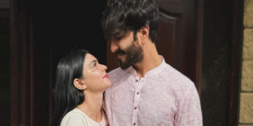 Feroze Khan makes big announcement amid divorce speculations