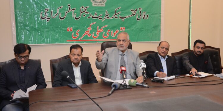 Incharge Federal Ombudsman Karachi hel d Khuli Kacheri at DC East Office Karachi