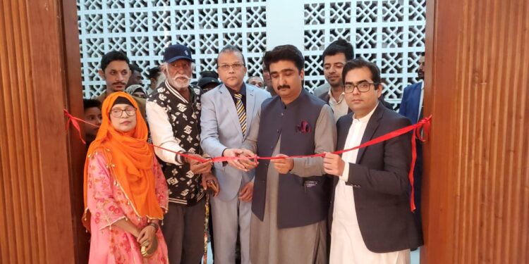 Sindh Minister of Culture and Tourism, inaugating group painting exhibition