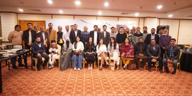 realme launches waterproof smartphone, the realme C75