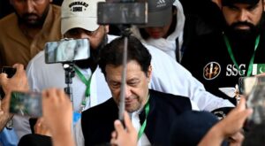 Imran-Khan-in-court-768x422