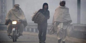 Temperature drops further as cold wave grips Karachi