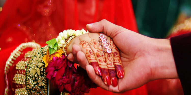 KP to fund mass weddings for underprivileged, providing Rs200,000 cash to each bride