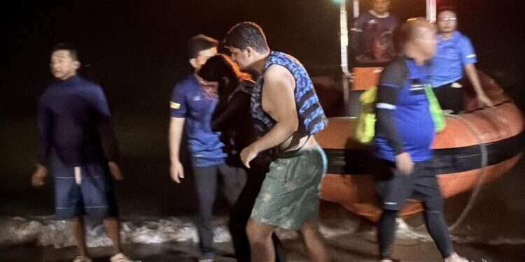 Man swims for five hours to rescue wife after jet ski accident