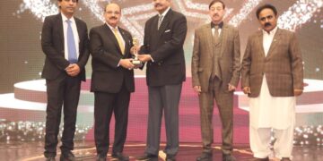 Kaukab Iqbal is receiving the Sitara e Pakistan Life time Achievement Award