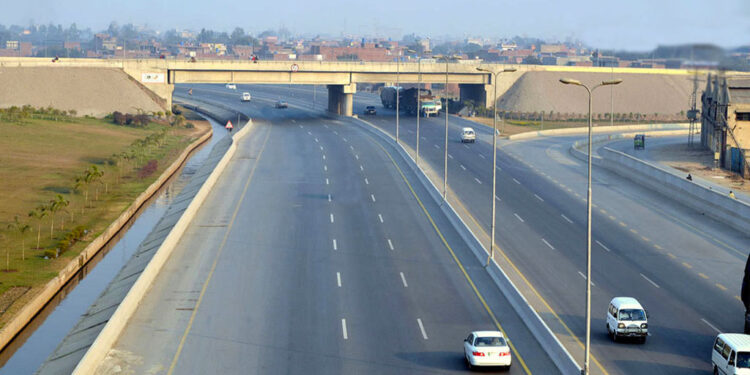 Azerbaijan shows interest to invest on Motorways in Pakistan