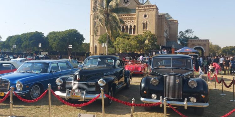 SPECTACULAR ANTIQUE CARS MUSEUM ONE DAY DISPLAY AT FRERE HALL KARACHI DRAWS HUGE CROWD.