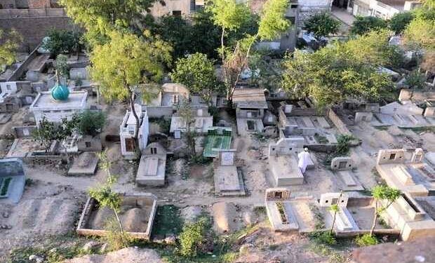 Gravedigger Arrested in Karachi for Selling Grave for Rs60,000